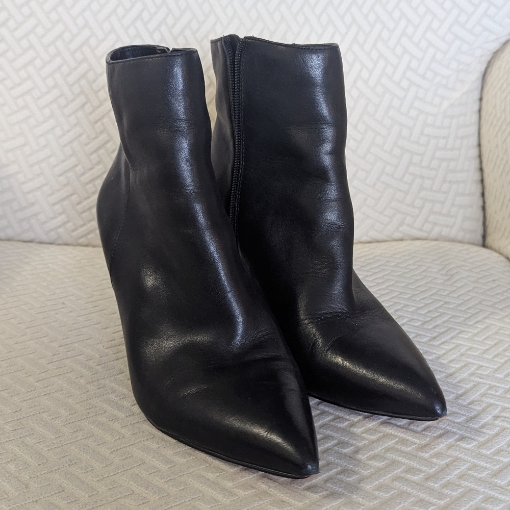 Vince Camuto Black Leather Ankle Boots - Sz 7.5
